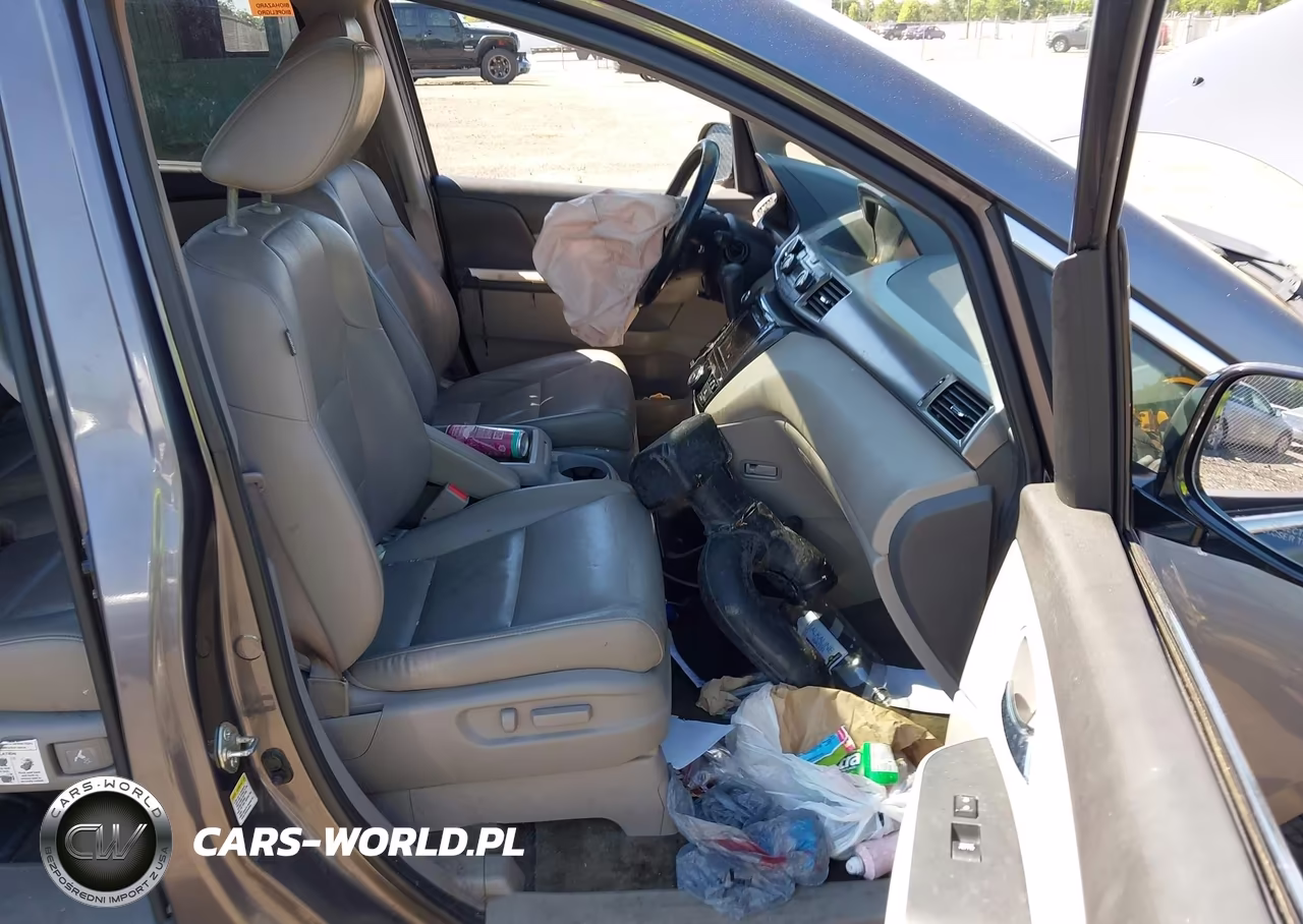 2015 Honda Odyssey Touring-Touring Elite VIN:5FNRL5H91FB034103 - 5