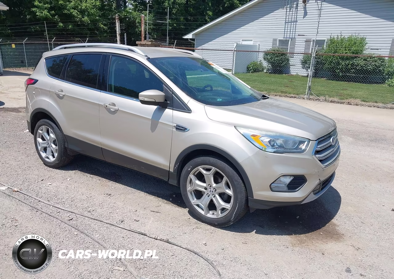 2017 Ford Escape Titanium – zdjęcie 1 z 17