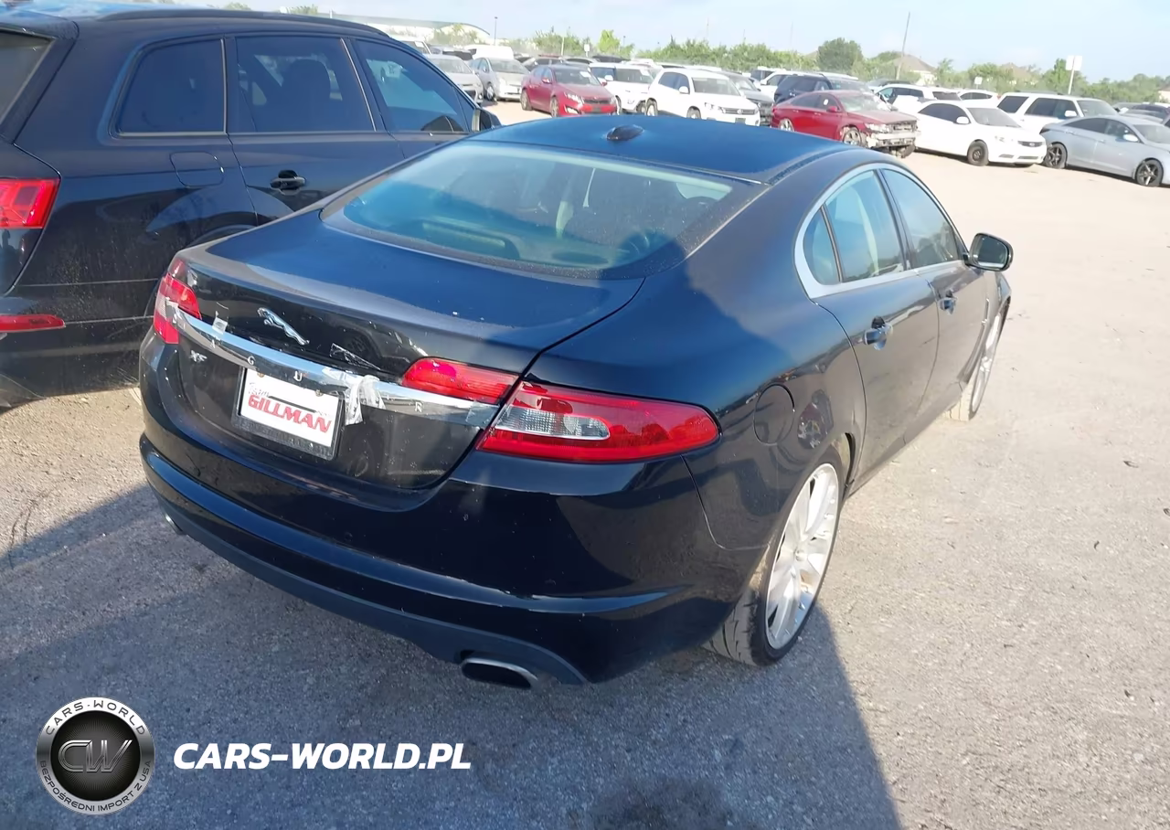 2010 Jaguar Xf Premium VIN:SAJWA0GB3ALR49817 - 4