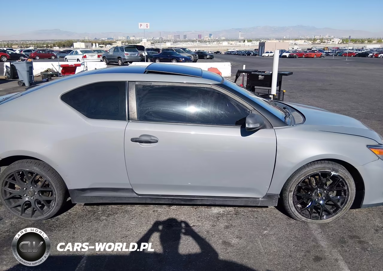 2016 Scion Tc VIN:JTKJF5C75GJ015700 - 13