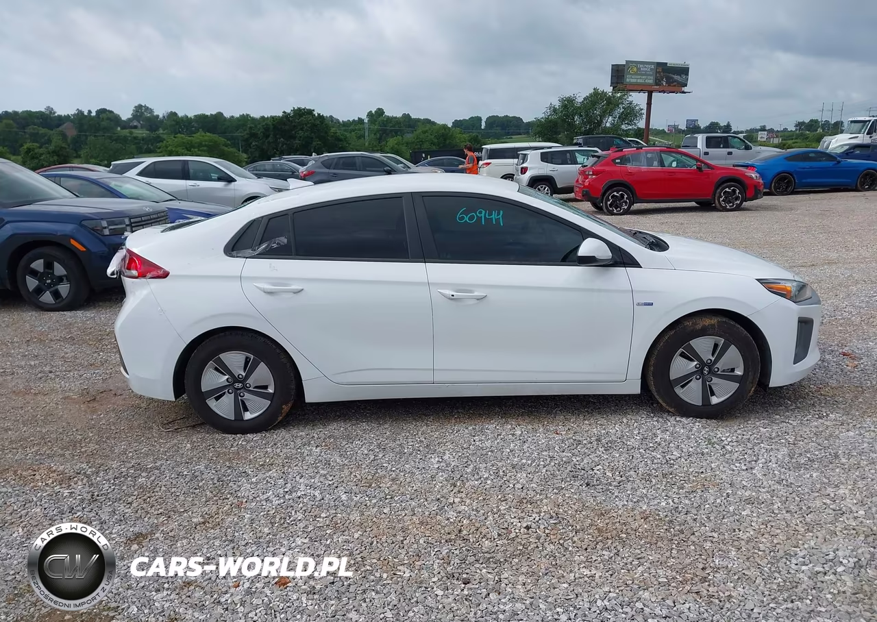2020 Hyundai Ioniq Hybrid Blue VIN:KMHC65LC6LU231895 - 13