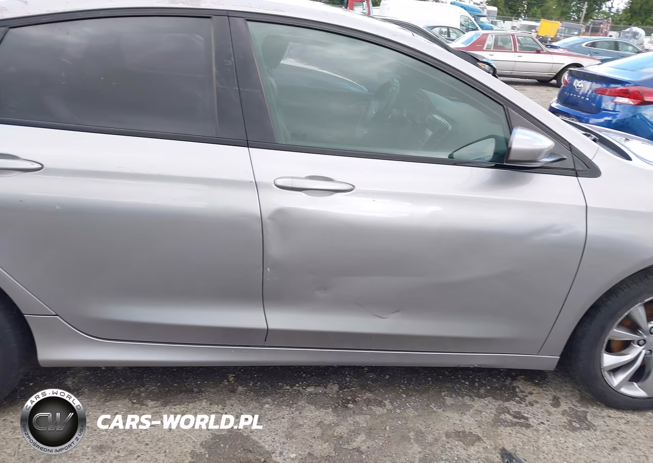 2015 Chrysler 200 S VIN:1C3CCCBBXFN746797 - 13