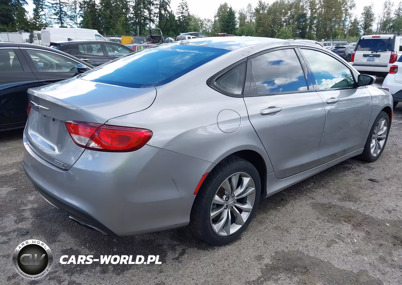 2015 Chrysler 200 S VIN:1C3CCCBBXFN746797 - 4