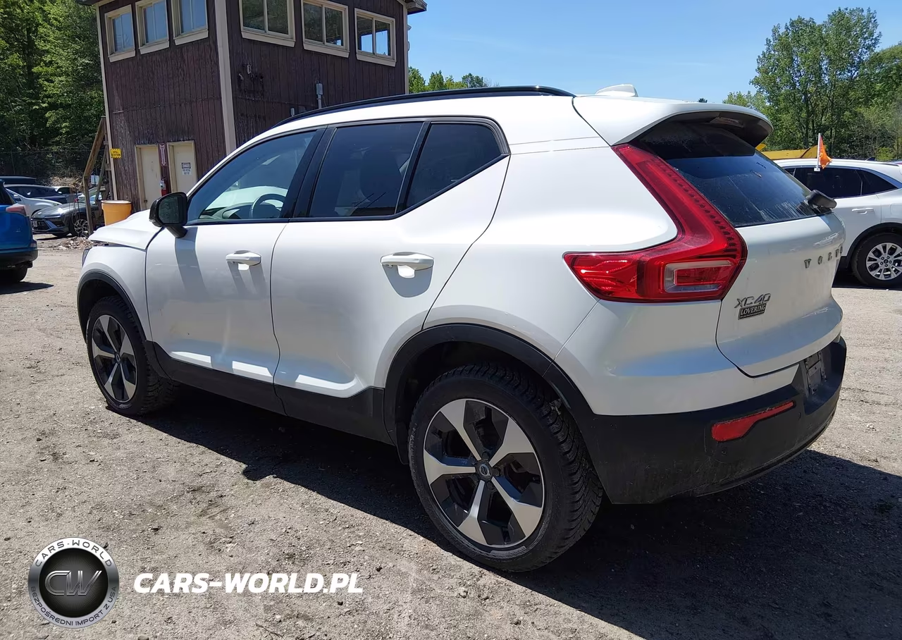 2024 Volvo Xc40 B5 Plus Dark Theme VIN:YV4L12UL7R2332803 - 3