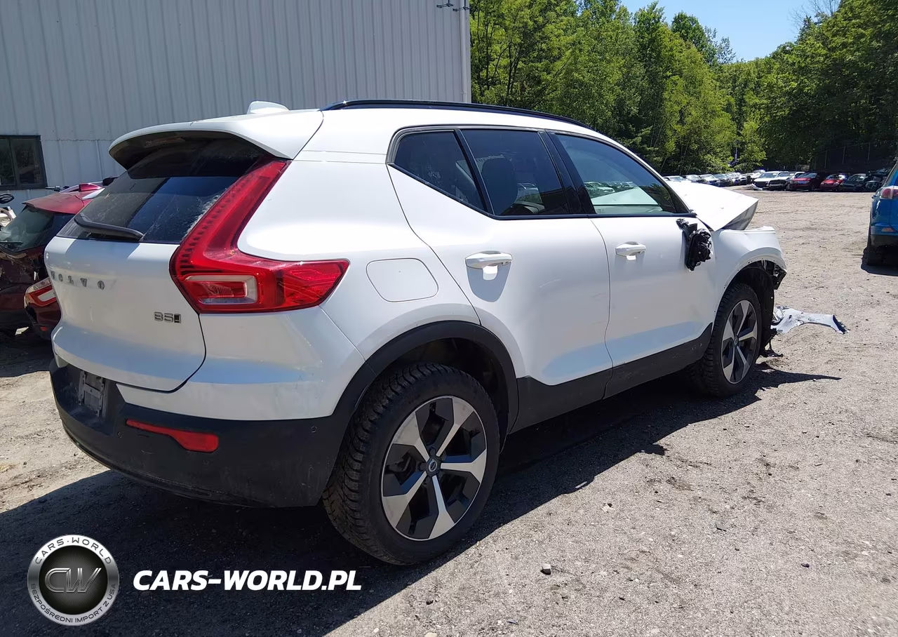2024 Volvo Xc40 B5 Plus Dark Theme VIN:YV4L12UL7R2332803 - 4