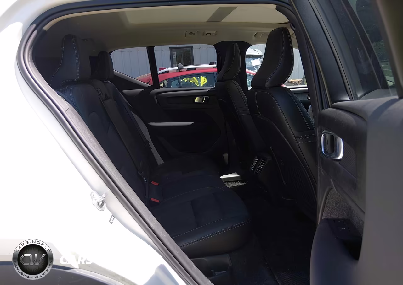 2024 Volvo Xc40 B5 Plus Dark Theme VIN:YV4L12UL7R2332803 - 8