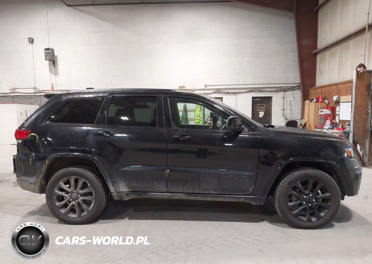 2020 Jeep Grand Cherokee Altitude 4X4 VIN:1C4RJFAG0LC293453 - 13