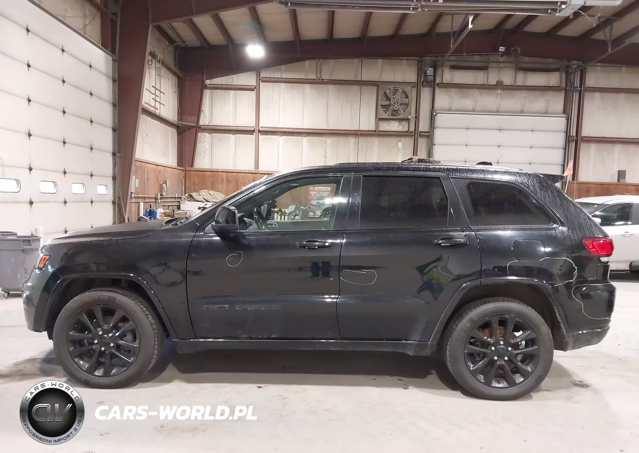 2020 Jeep Grand Cherokee Altitude 4X4 VIN:1C4RJFAG0LC293453 - 14