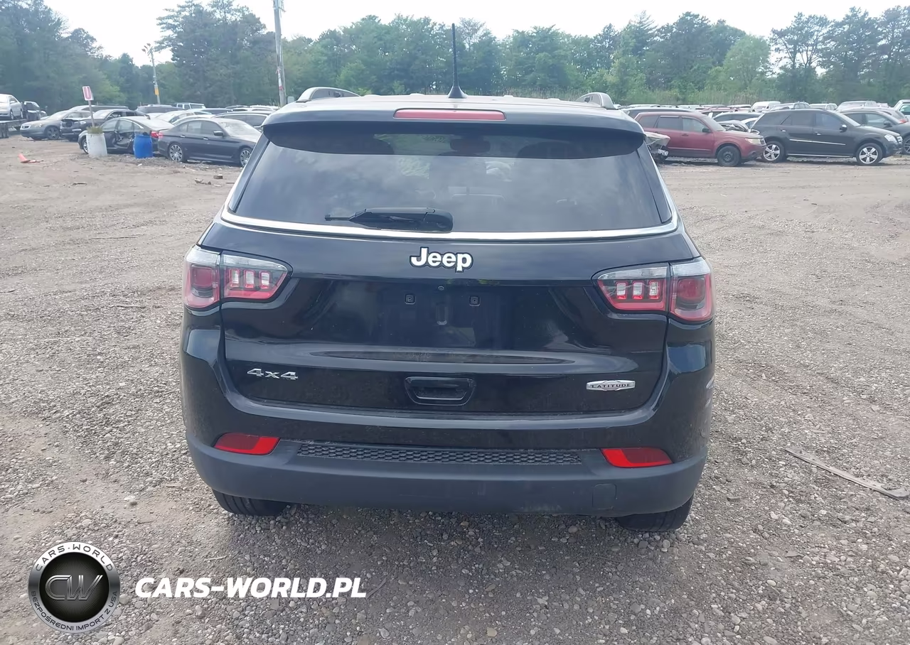 2018 Jeep Compass Latitude 4X4 VIN:3C4NJDBB5JT434587 - 16