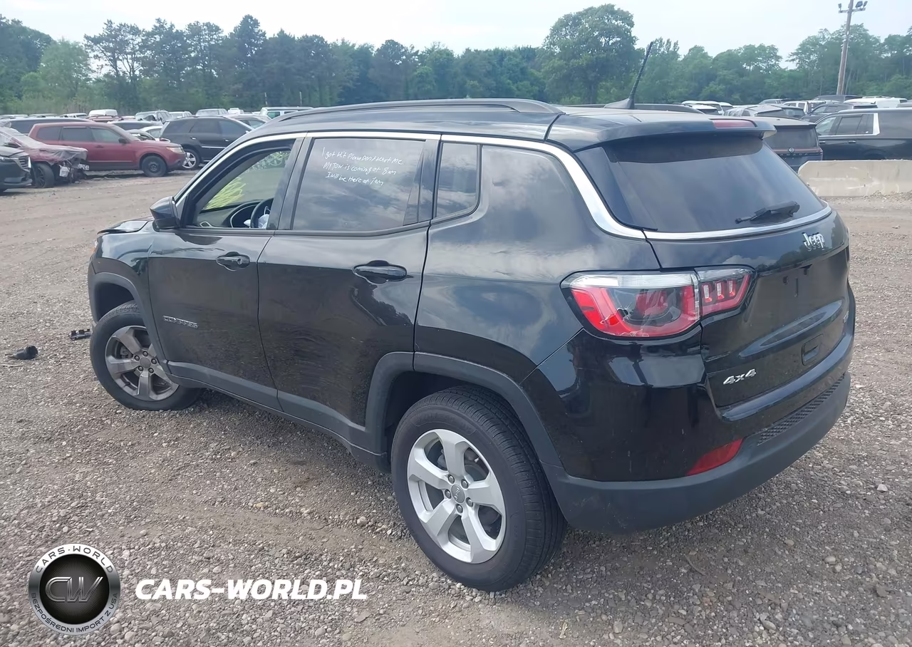 2018 Jeep Compass Latitude 4X4 VIN:3C4NJDBB5JT434587 - 3