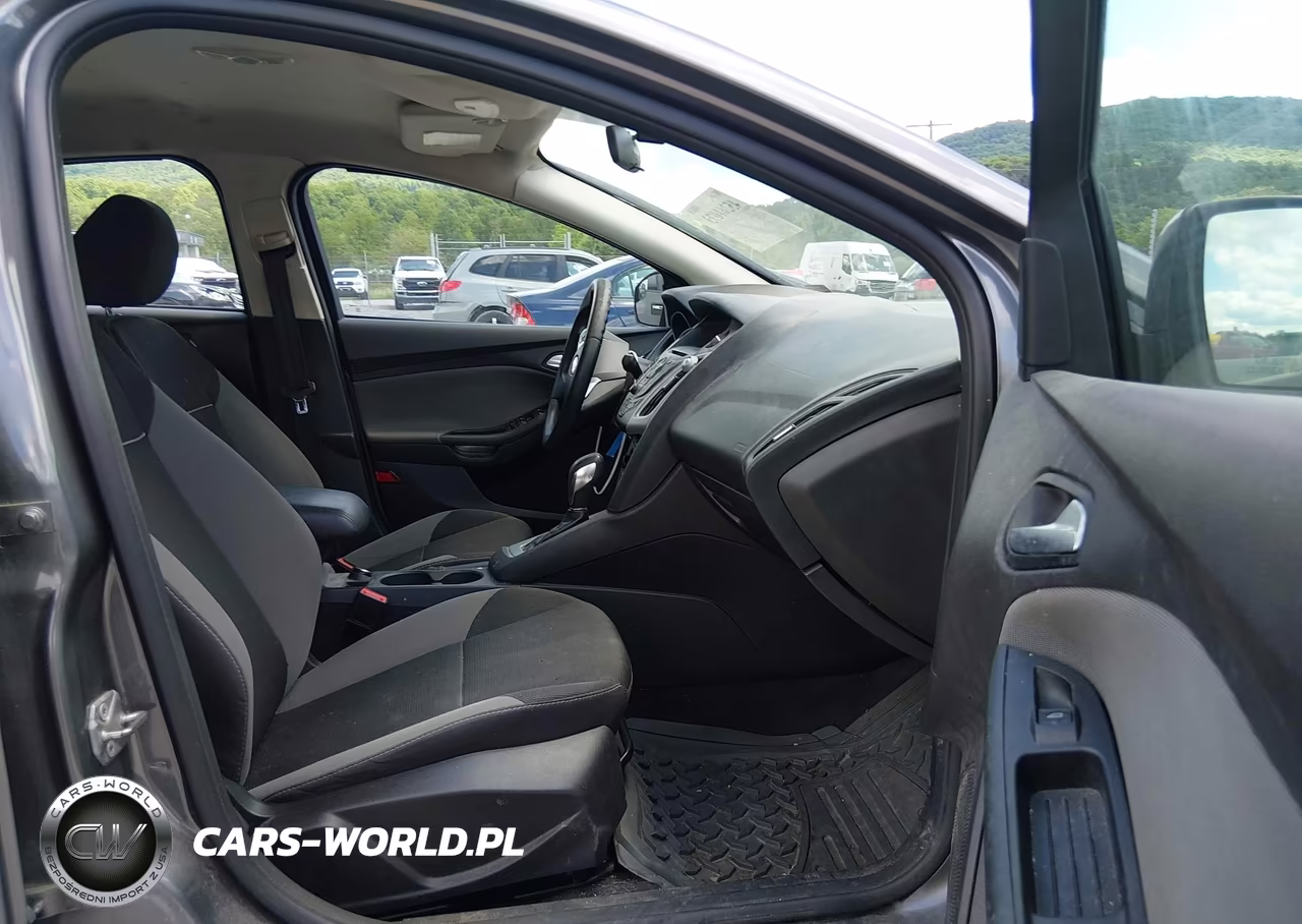 2014 Ford Focus Se VIN:1FADP3F28EL272525 - 5