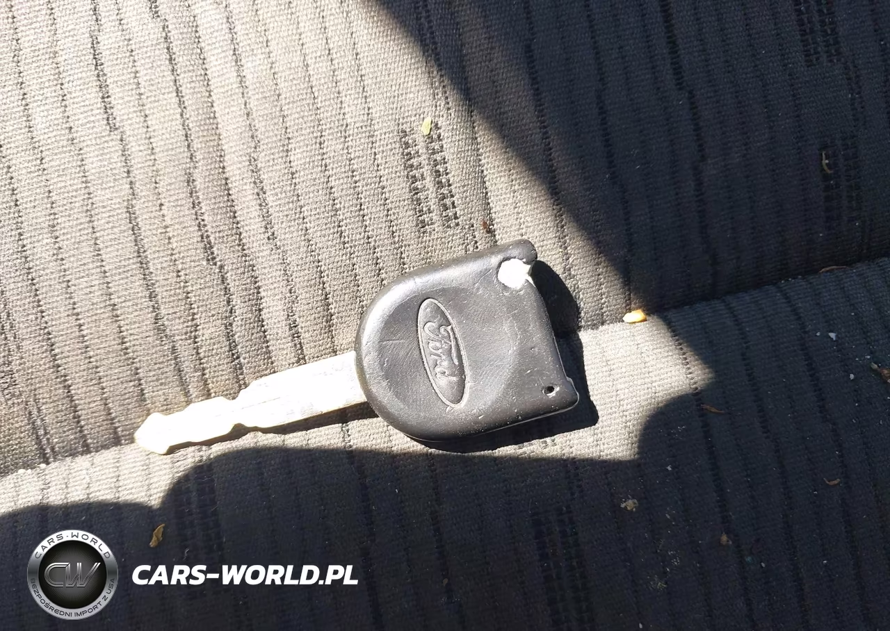 2008 Ford Focus Se-Ses VIN:1FAHP35NX8W259694 - 11