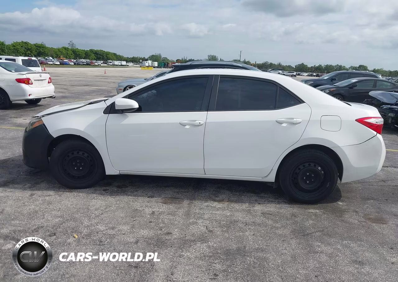 2015 Toyota Corolla Le VIN:2T1BURHE3FC466280 - 15