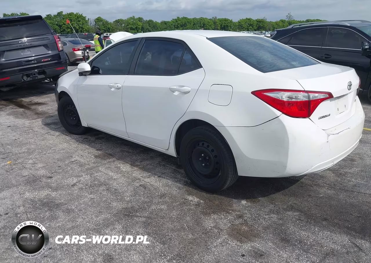 2015 Toyota Corolla Le VIN:2T1BURHE3FC466280 - 3