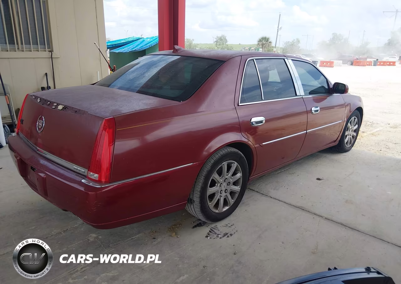 2010 Cadillac Dts Luxury Collection VIN:1G6KD5EY9AU130655 - 4