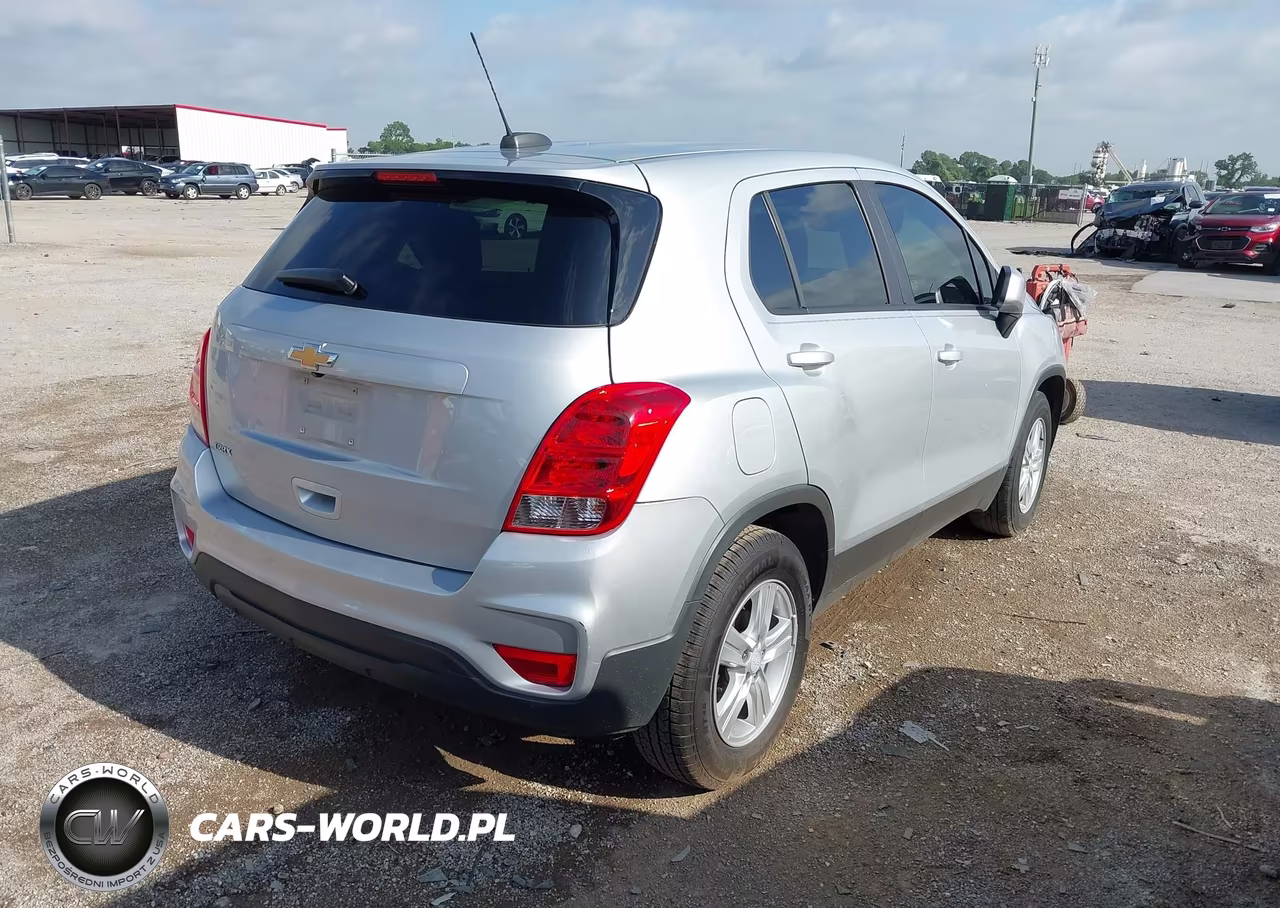 2020 Chevrolet Trax Fwd Ls VIN:3GNCJKSBXLL137336 - 4