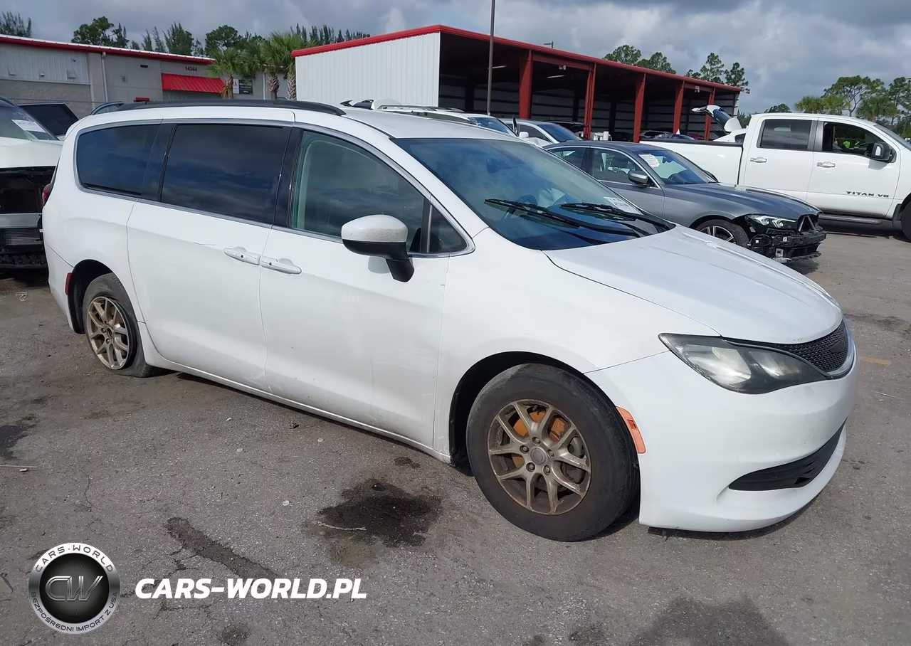 2020 Chrysler Voyager Lxi – zdjęcie 1 z 16