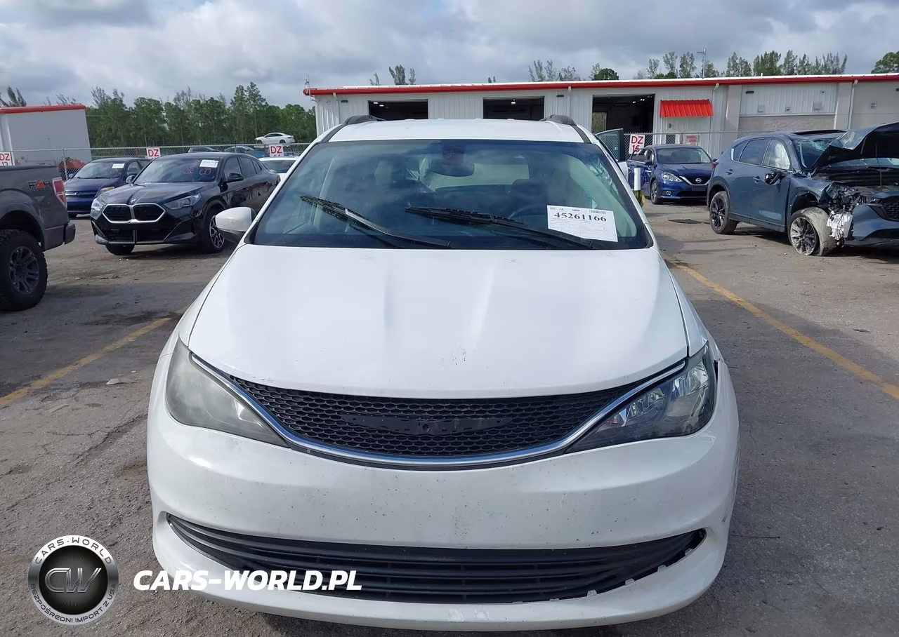 2020 Chrysler Voyager Lxi VIN:2C4RC1DG5LR163362 - 12