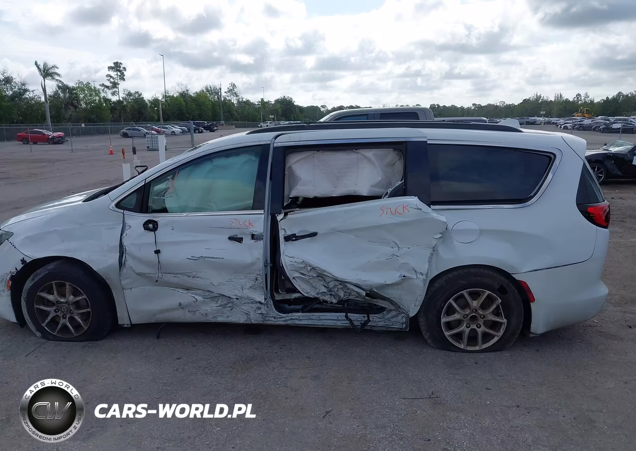 2020 Chrysler Voyager Lxi VIN:2C4RC1DG5LR163362 - 14