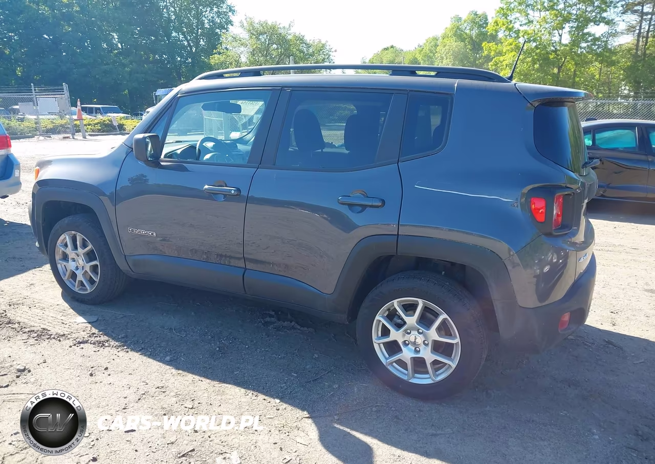 2023 Jeep Renegade Latitude 4X4 VIN:ZACNJDB10PPP18620 - 3