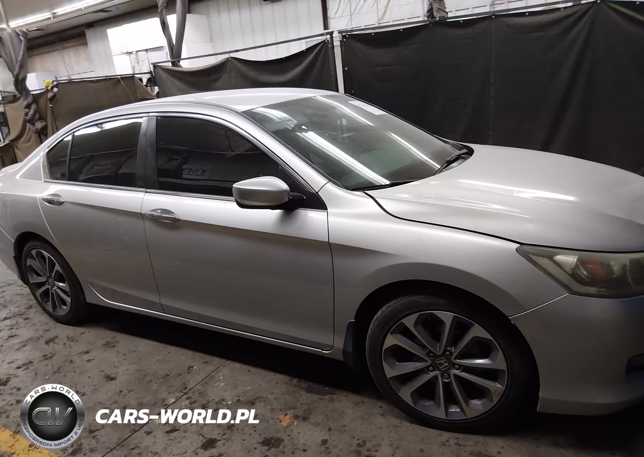 2015 Honda Accord Sport VIN:1HGCR2F52FA018229 - 13