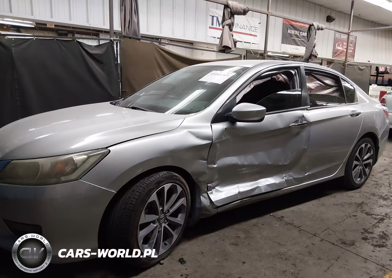 2015 Honda Accord Sport VIN:1HGCR2F52FA018229 - 14