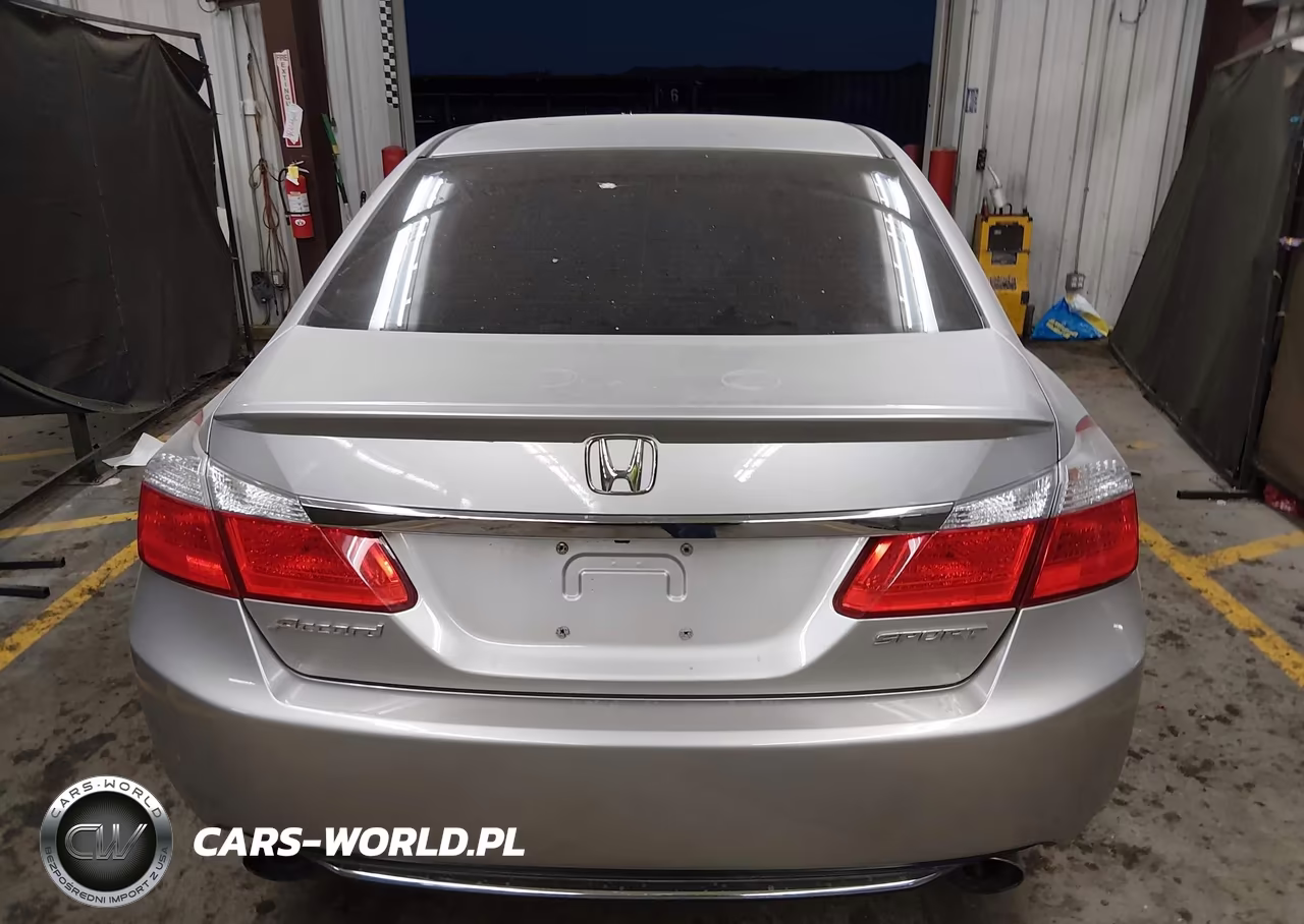 2015 Honda Accord Sport VIN:1HGCR2F52FA018229 - 16