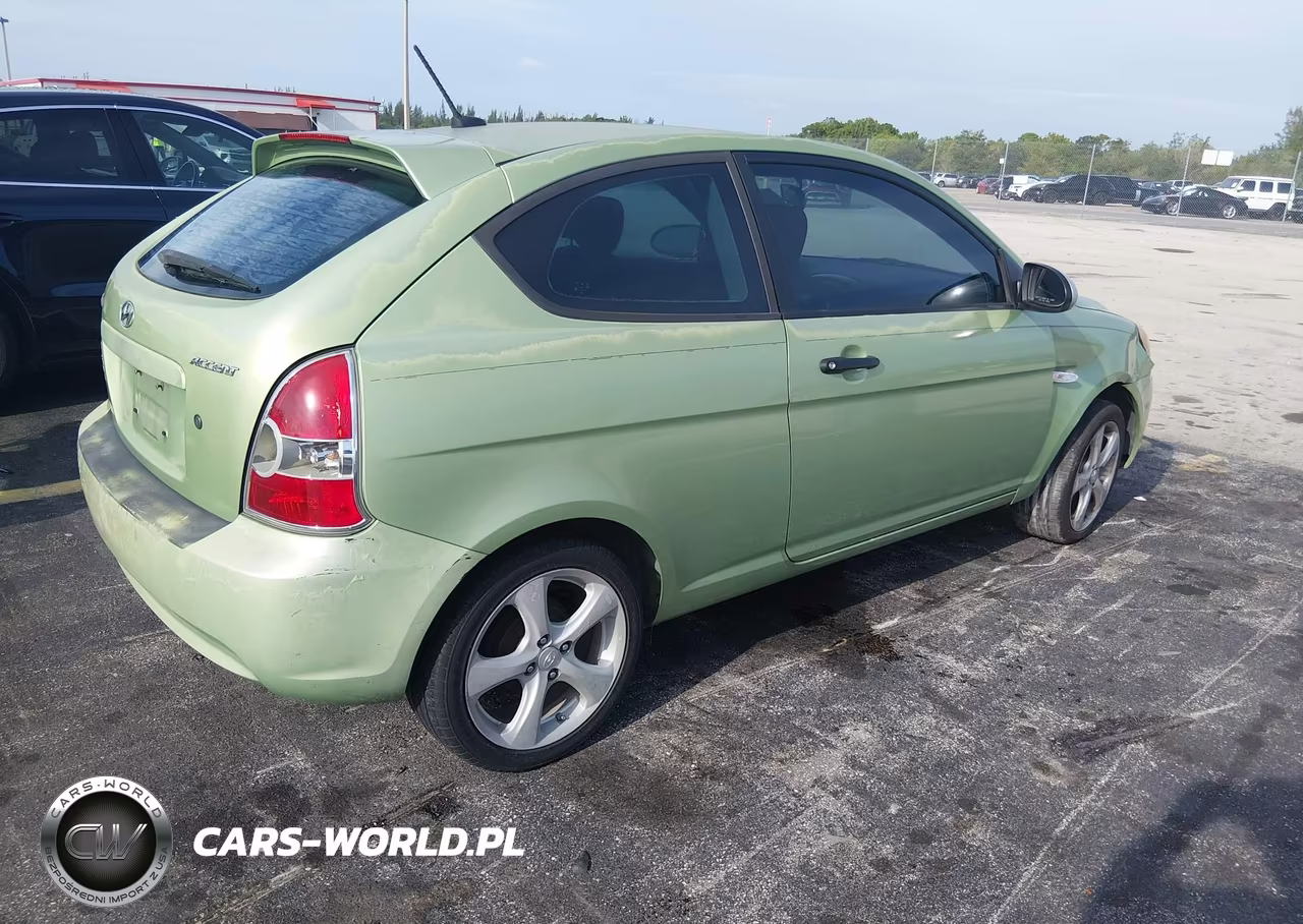 2008 Hyundai Accent Se VIN:KMHCN36C18U083956 - 4
