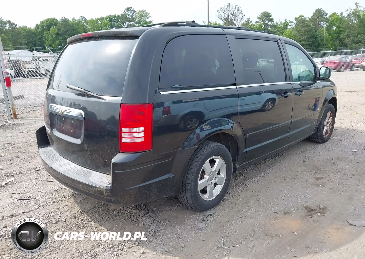 2008 Chrysler Town & Country Touring VIN:2A8HR54P18R829697 - 4