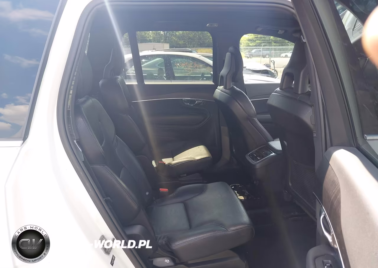 2020 Volvo Xc90 T6 Momentum 6 Passenger VIN:YV4A221K5L1610093 - 8