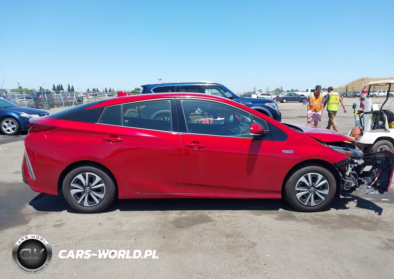 2017 Toyota Prius Prime Advanced VIN:JTDKARFP2H3023532 - 14