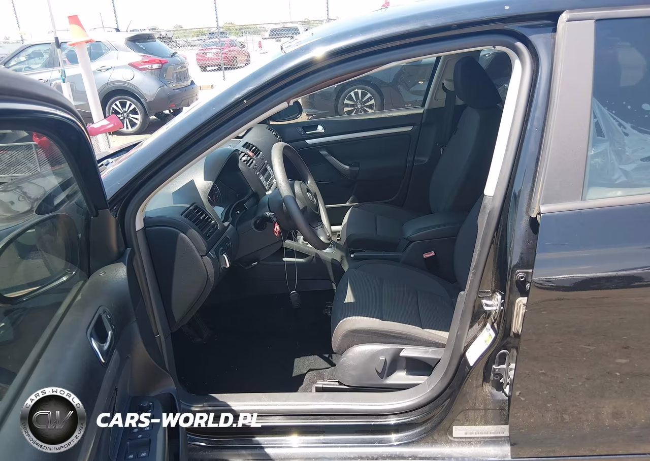 2010 Volkswagen Jetta S VIN:3VWJZ7AJ4AM065925 - 17