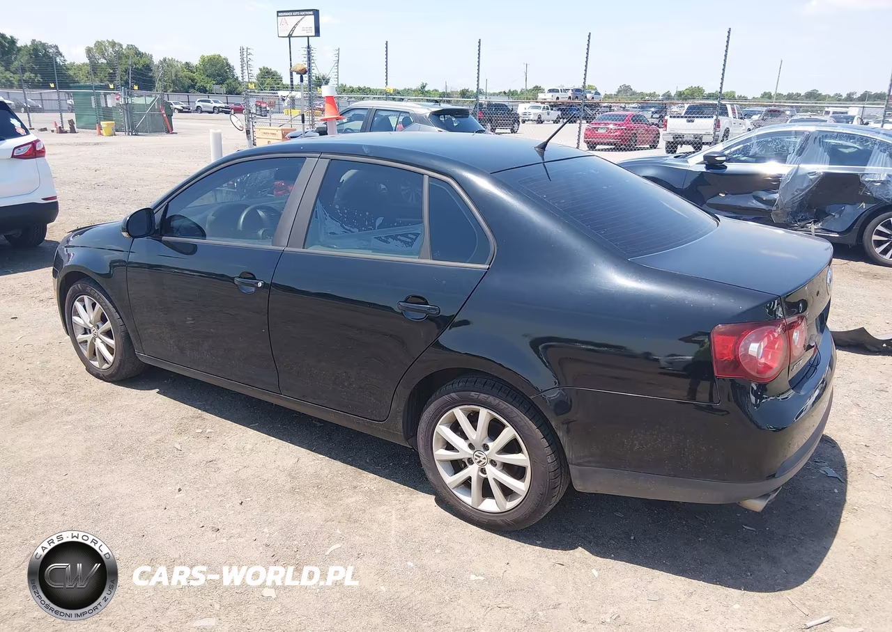 2010 Volkswagen Jetta S VIN:3VWJZ7AJ4AM065925 - 3