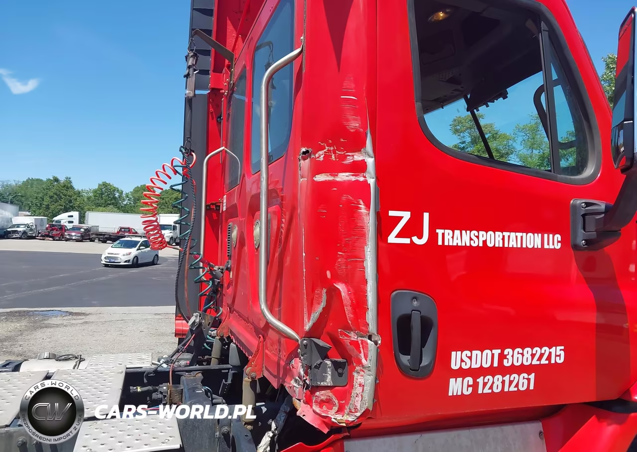 2015 Freightliner Cascadia 113 VIN:1FUBGAD44FLGJ6522 - 11