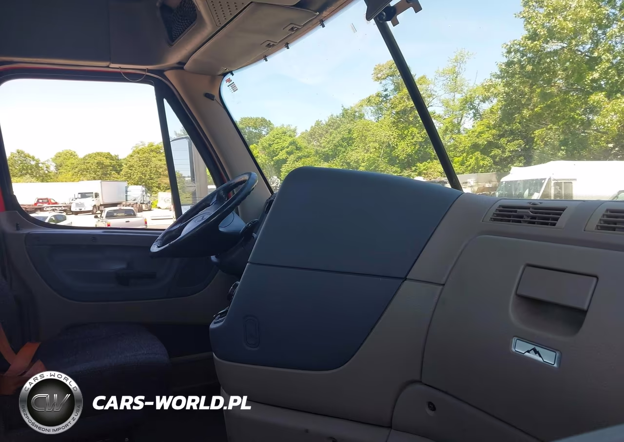 2015 Freightliner Cascadia 113 VIN:1FUBGAD44FLGJ6522 - 13