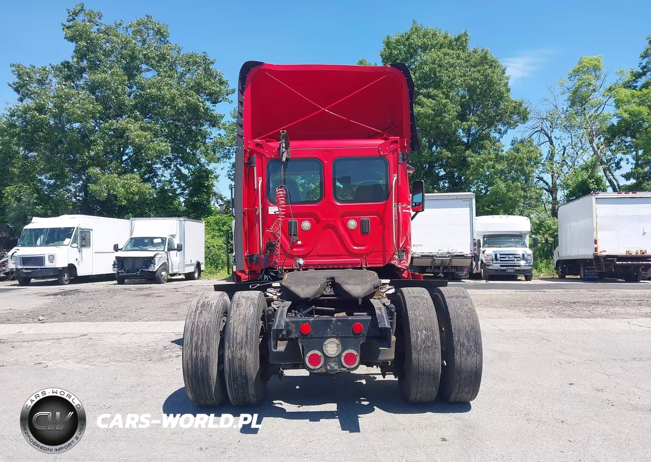 2015 Freightliner Cascadia 113 VIN:1FUBGAD44FLGJ6522 - 15