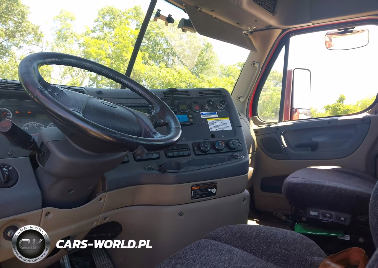 2015 Freightliner Cascadia 113 VIN:1FUBGAD44FLGJ6522 - 7