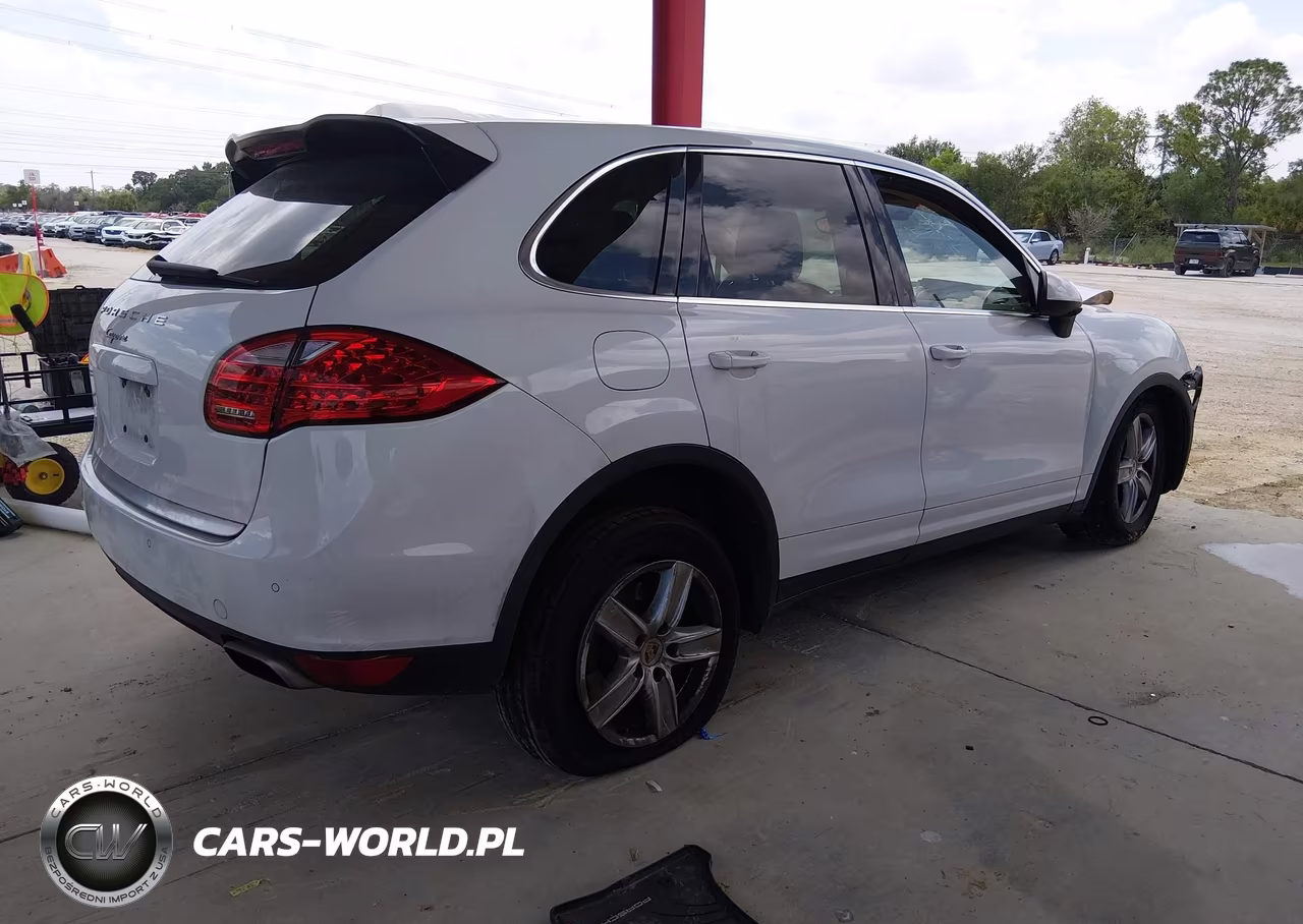2014 Porsche Cayenne Platinum Edition VIN:WP1AA2A27ELA03298 - 4