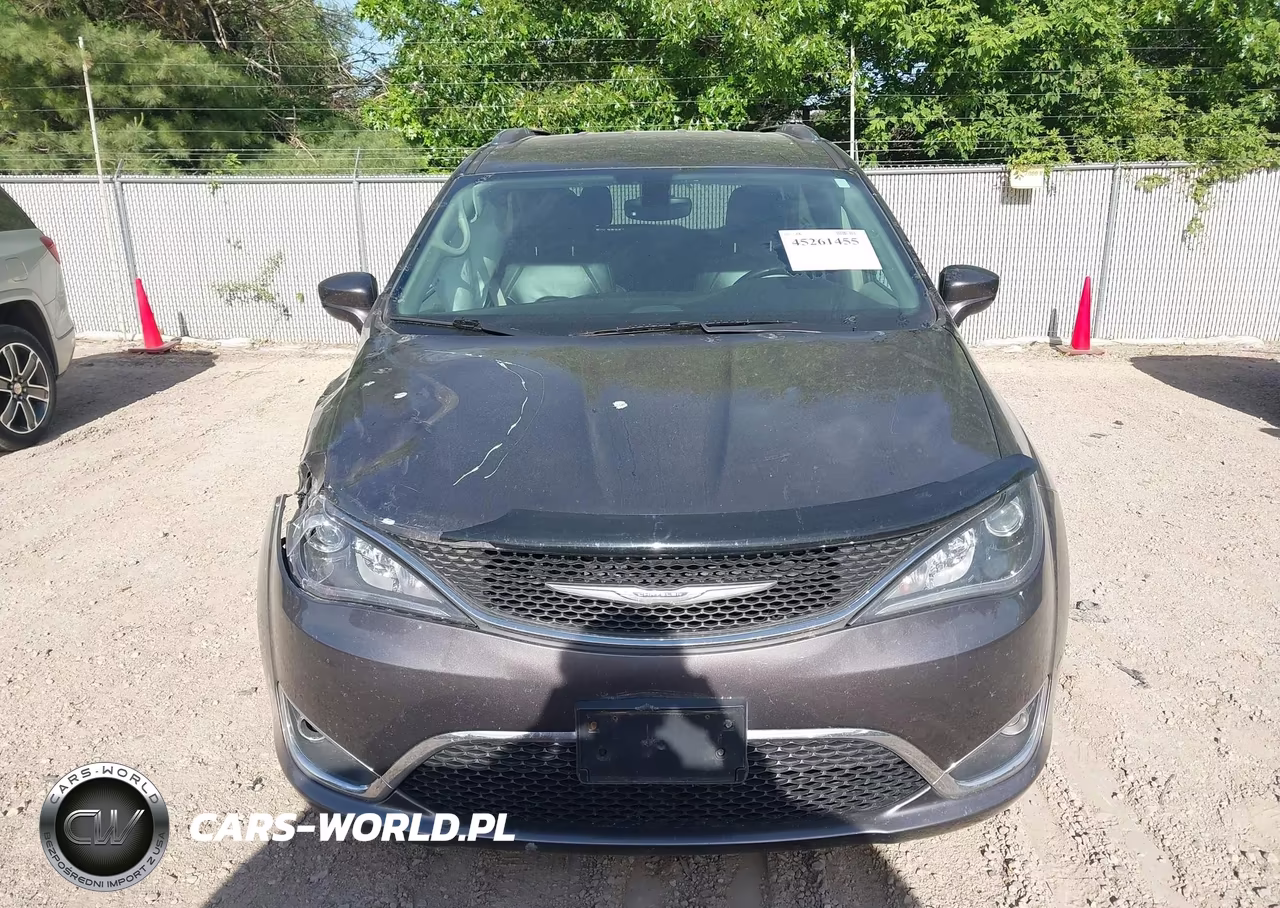 2017 Chrysler Pacifica Touring-L Plus VIN:2C4RC1EG2HR851342 - 12