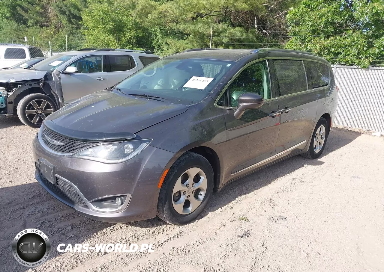 2017 Chrysler Pacifica Touring-L Plus VIN:2C4RC1EG2HR851342 - 2