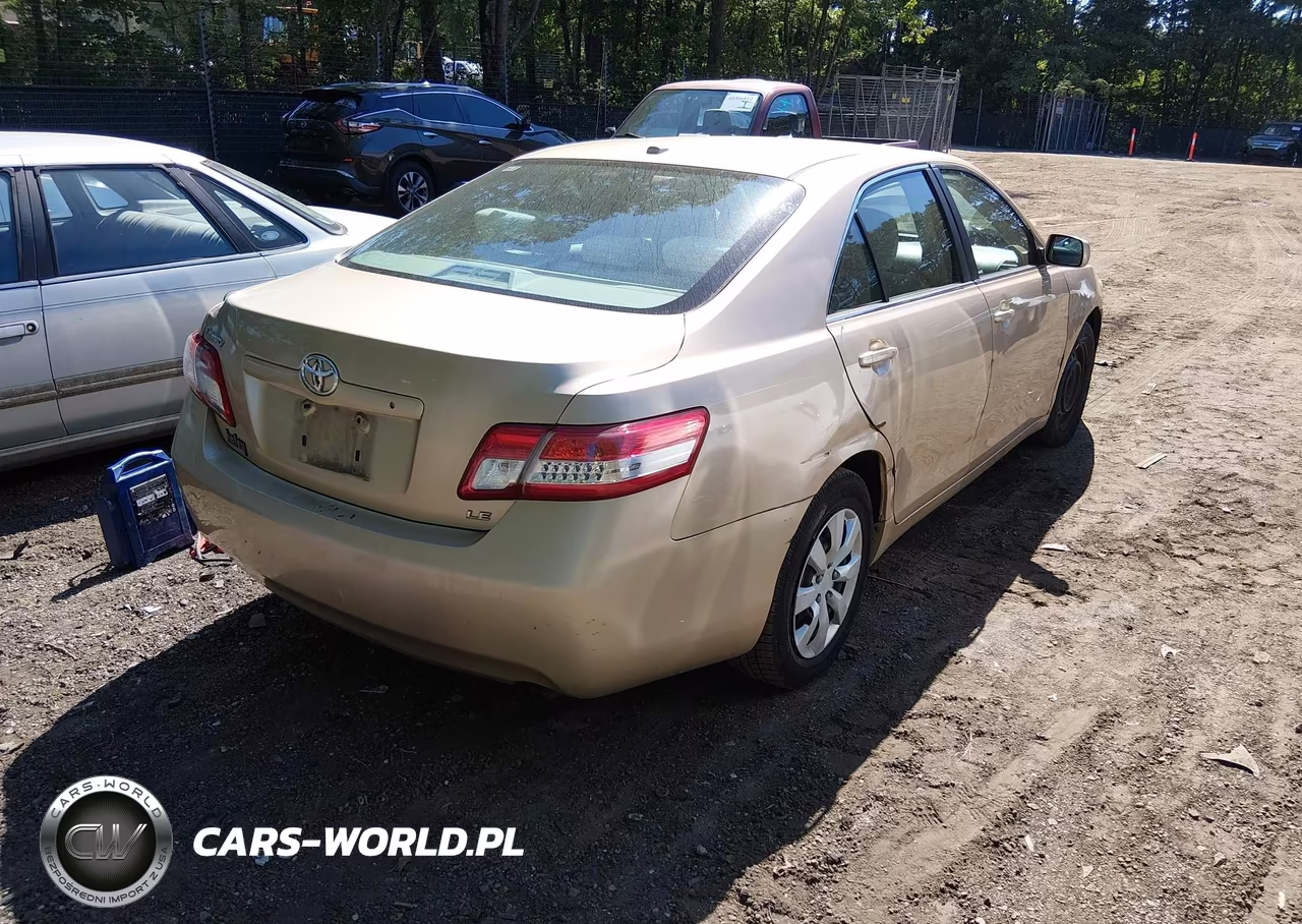 2010 Toyota Camry Le VIN:4T1BF3EK7AU105241 - 4