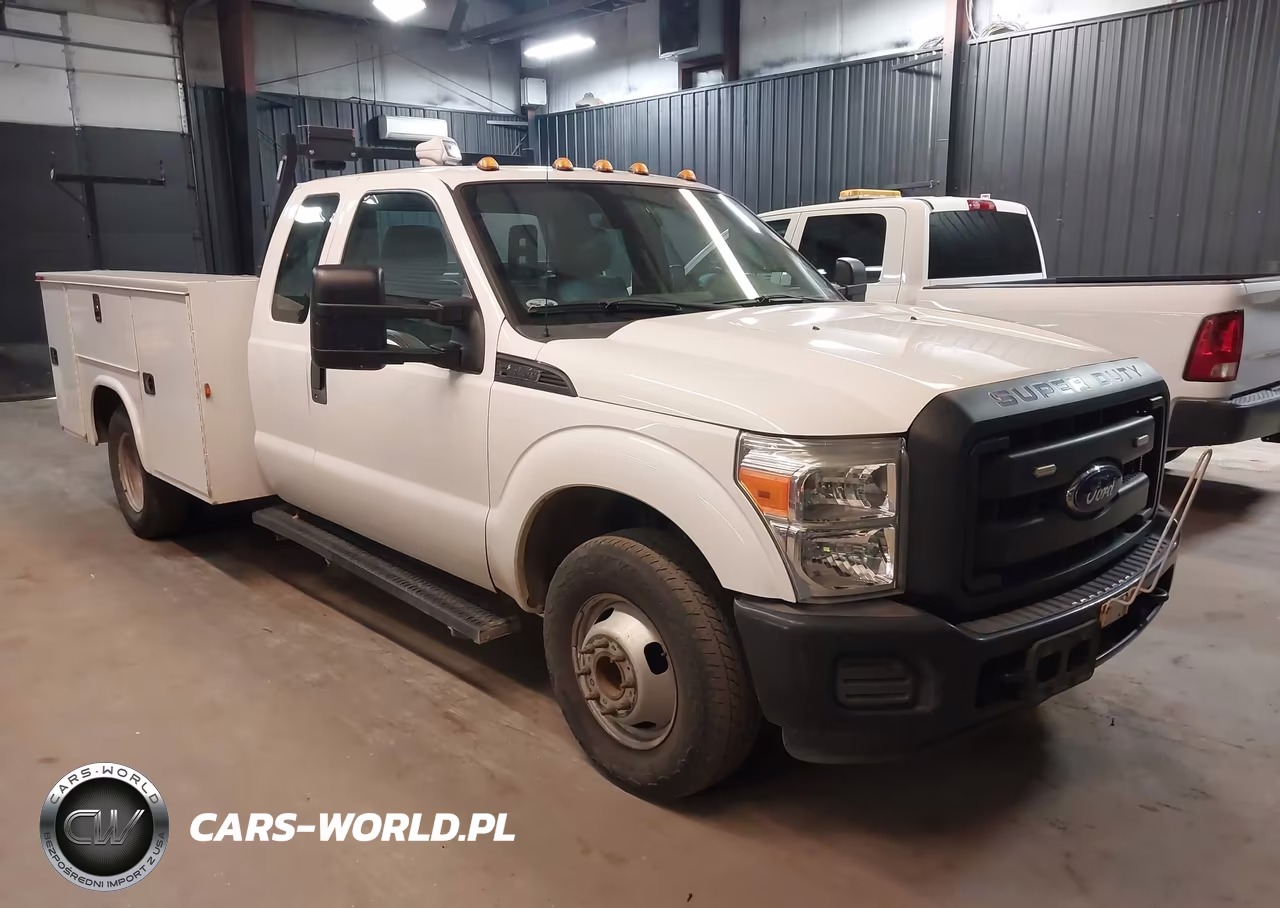 2016 Ford F-350 Chassis Xl