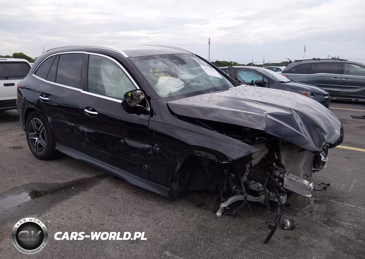 2026 Mercedes-Benz Glc 300 – zdjęcie 1 z 17