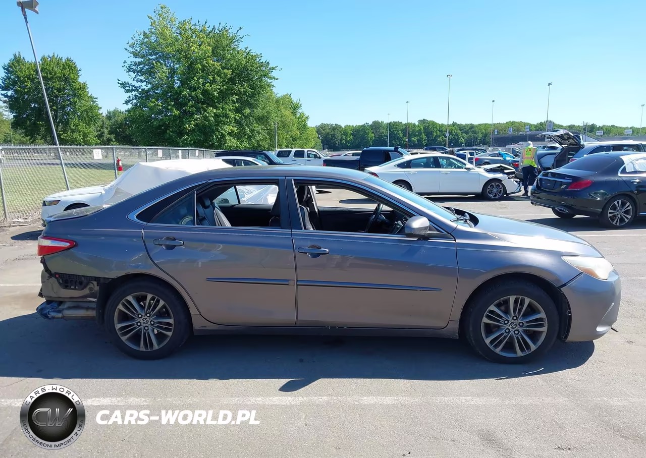 2015 Toyota Camry Se VIN:4T1BF1FK8FU475947 - 13
