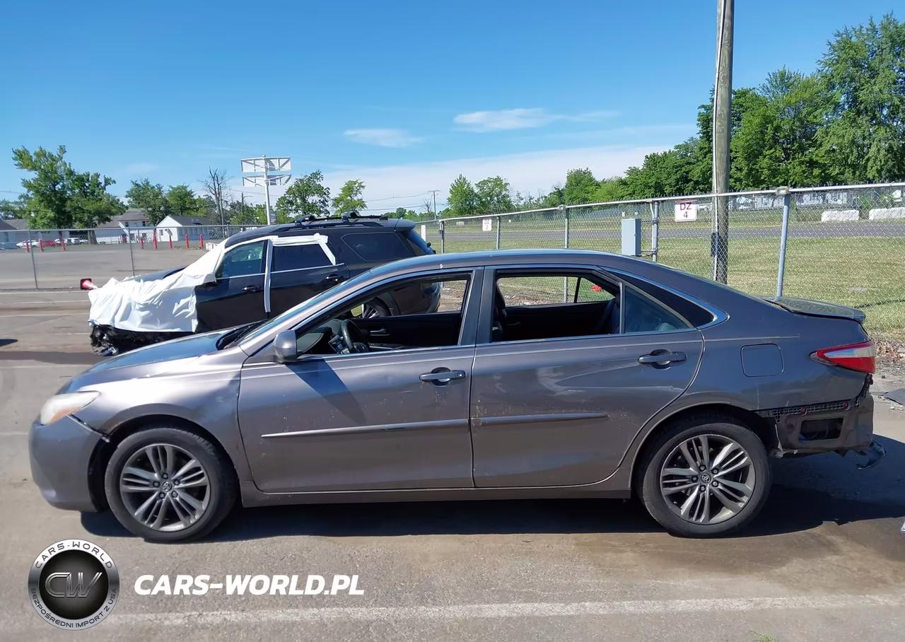 2015 Toyota Camry Se VIN:4T1BF1FK8FU475947 - 14