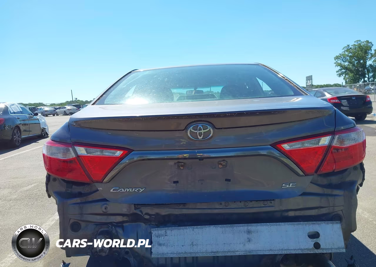 2015 Toyota Camry Se VIN:4T1BF1FK8FU475947 - 16