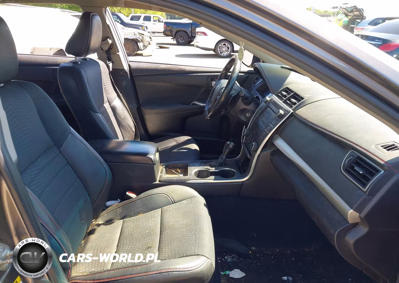 2015 Toyota Camry Se VIN:4T1BF1FK8FU475947 - 5