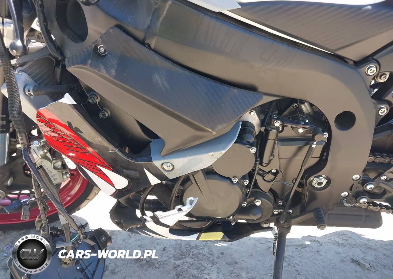 2025 Suzuki Gsx-R600 VIN:JS1GN7FA1S7101707 - 9
