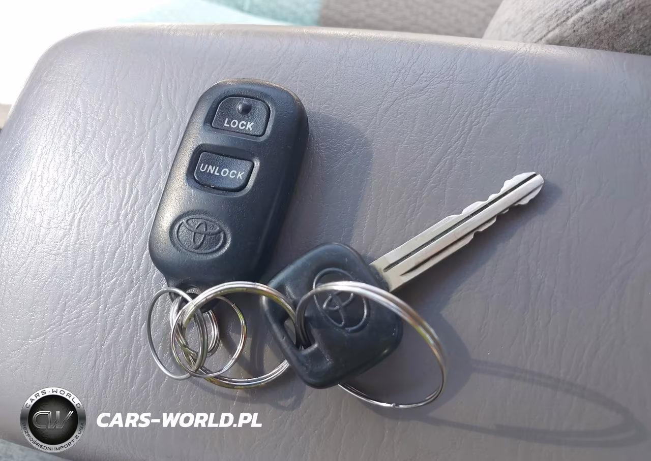 2004 Toyota Corolla Le VIN:JTDBR32E442042982 - 11