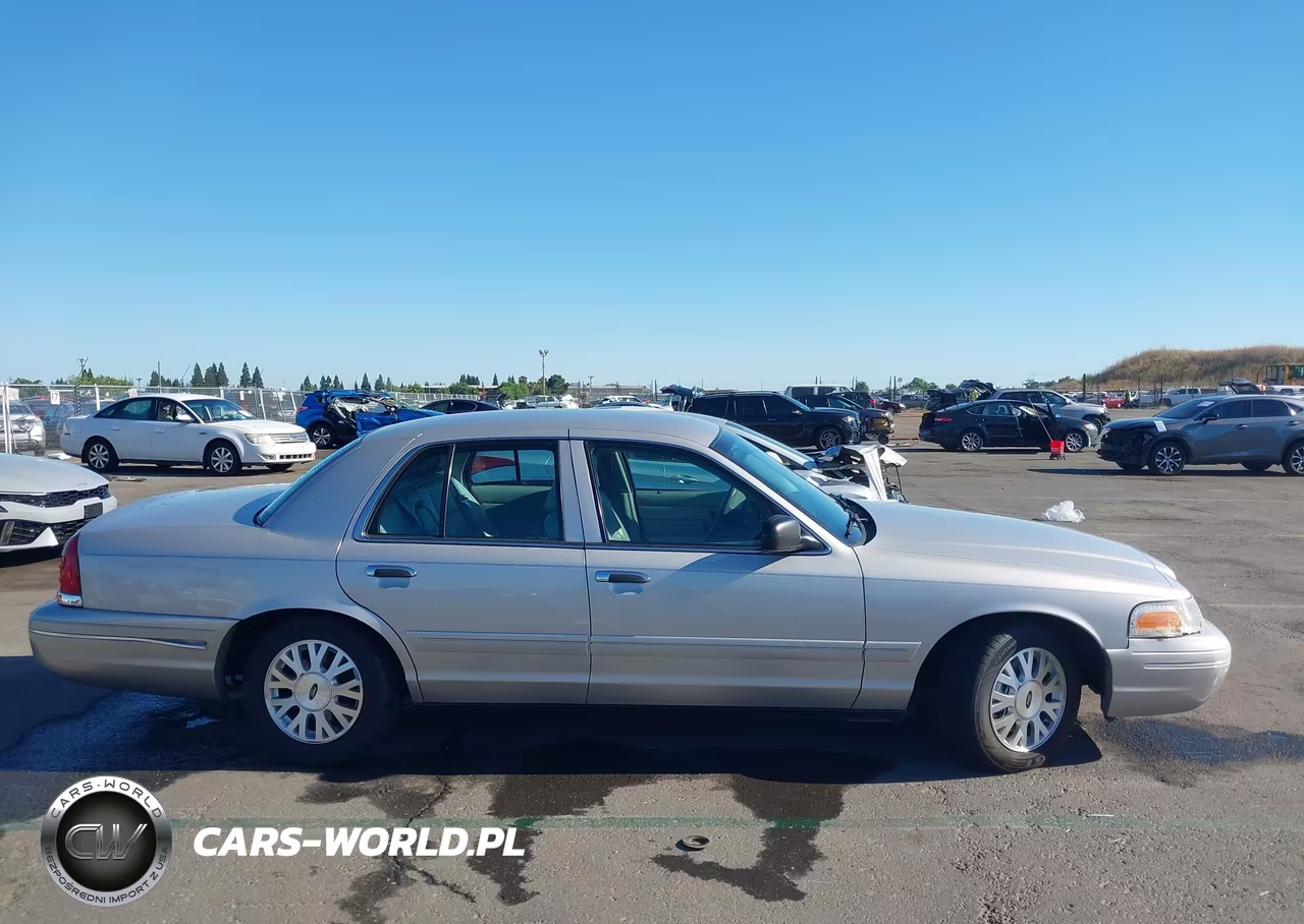 2003 Ford Crown Victoria Lx VIN:2FAFP74W93X197596 - 13